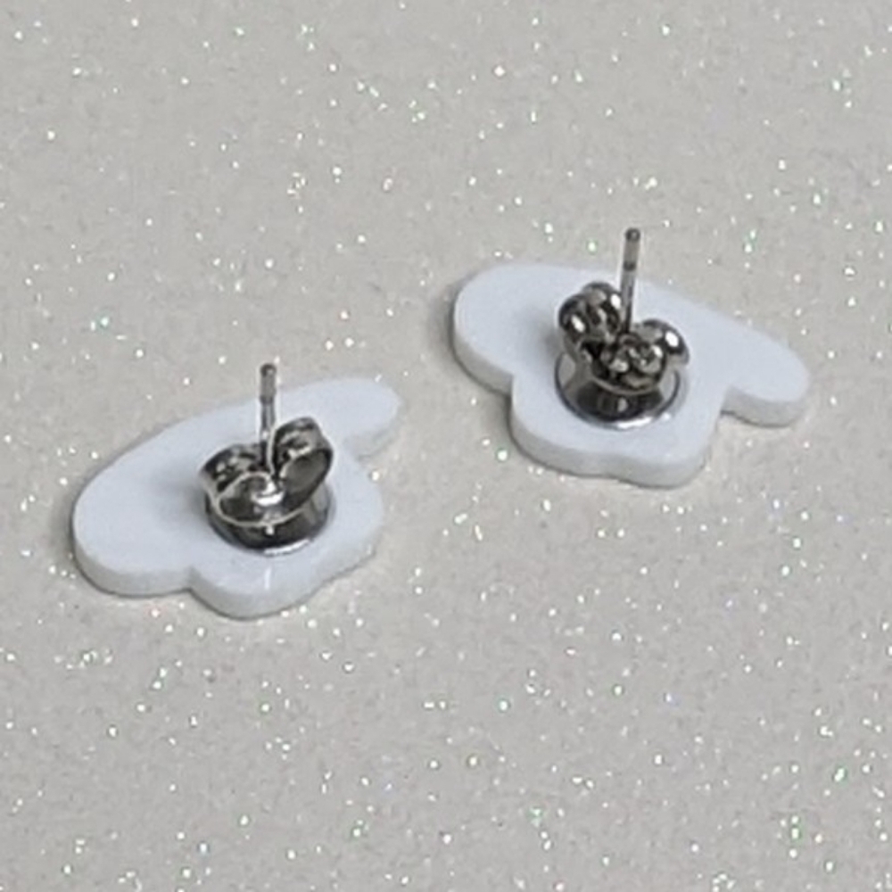 Cowboy hat cow print white and black acrylic stud earrings - Picture 5 of 7